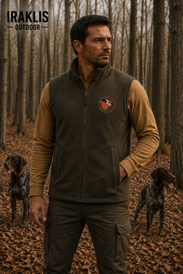 Γιλέκο Κυνηγιού fleece Χακί με Κέντημα Αγριογούρουνο | irk 449